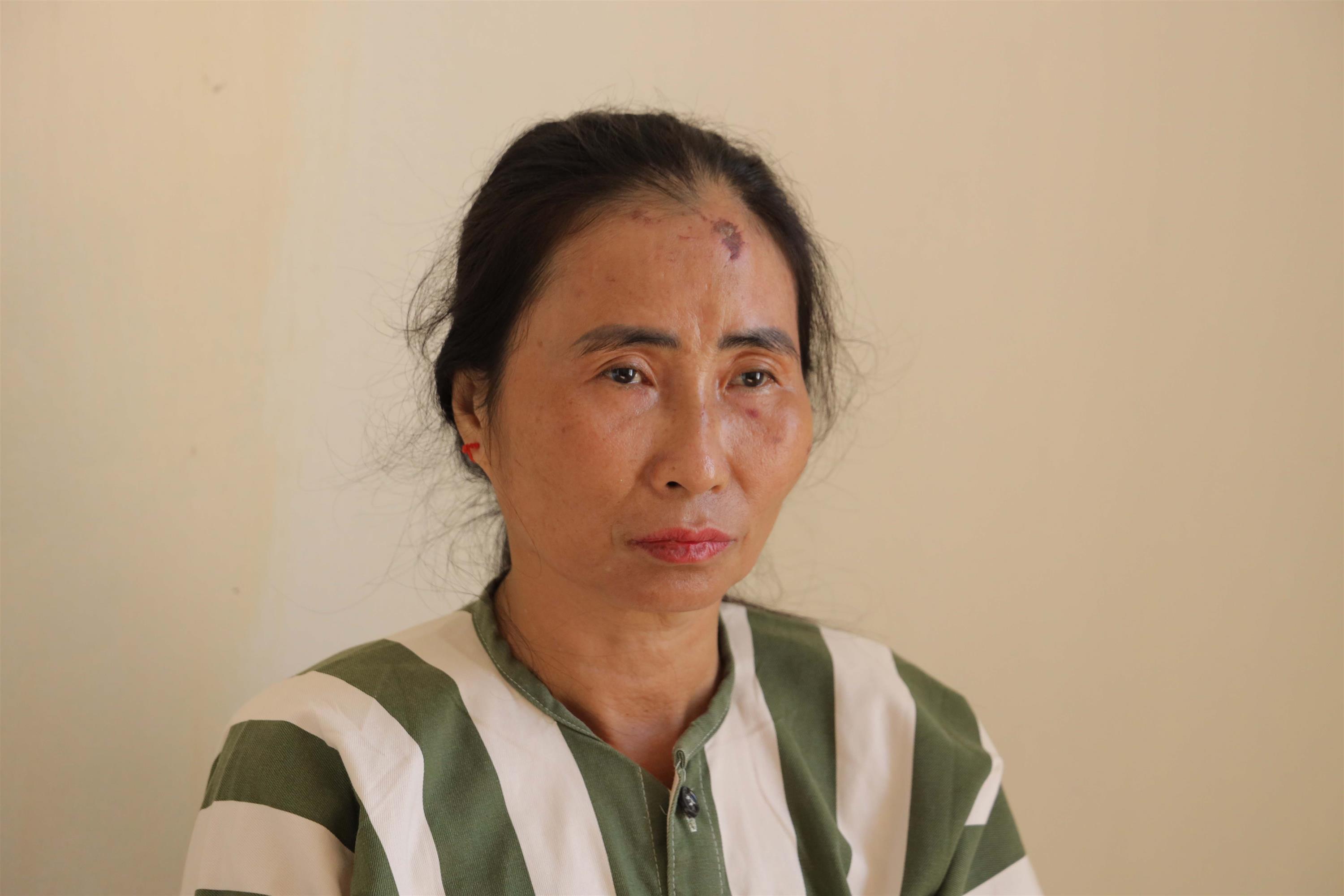 Giải bùa” bằng cách đánh đập, nhét nhang đang cháy vào miệng khiến hai người tử vong-2