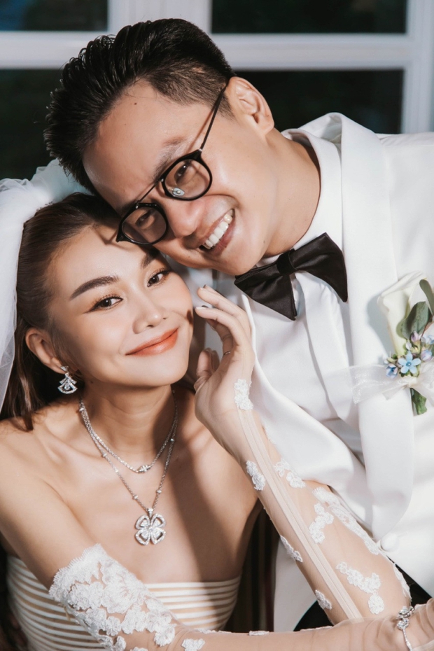 Thanh Hằng khoe nhan sắc rạng rỡ, có 1 thay đổi sau khi kết hôn với chồng nhạc trưởng-6