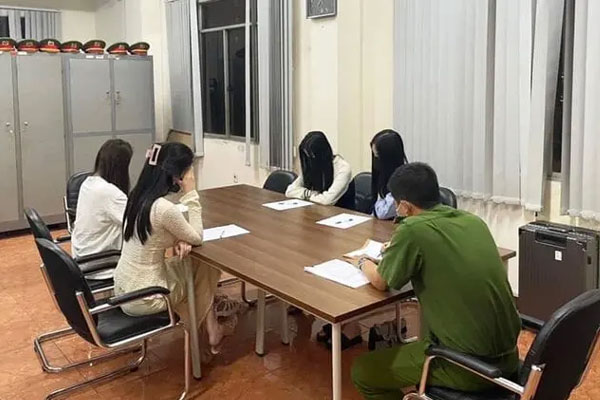 Bắt quả tang người mẫu, hoa khôi ngành làm đẹp châu Á bán dâm-1