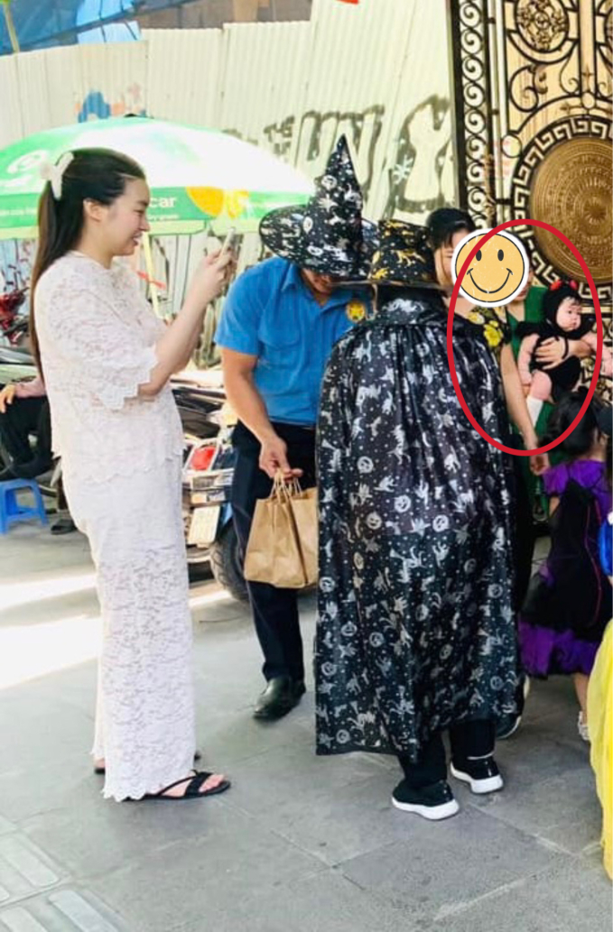 Lộ ảnh hiếm Hoa hậu Đỗ Mỹ Linh xuất hiện bên con đầu lòng, ái nữ gây chú ý với 1 đặc điểm-1