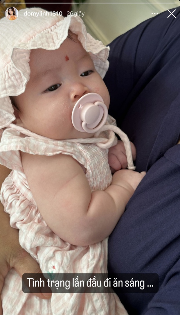 Lộ ảnh hiếm Hoa hậu Đỗ Mỹ Linh xuất hiện bên con đầu lòng, ái nữ gây chú ý với 1 đặc điểm-4