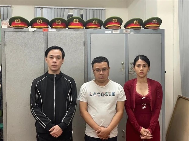 Kẻ cầm đầu đường dây ca sĩ, hoa khôi bán dâm giá 100 triệu đồng khai gì?-1