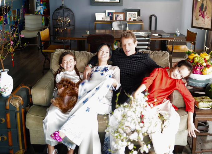 Diva Hồng Nhung: Chị đẹp với 2 cuộc hôn nhân kỳ lạ, tuổi 53 nhan sắc rực rỡ, được bạn trai Tây yêu thương-5