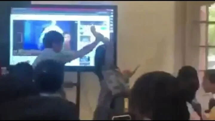 Vụ nữ giáo viên bị cưỡng chế khỏi lớp học: Hiệu trưởng xin nghỉ hưu trước tuổi-2