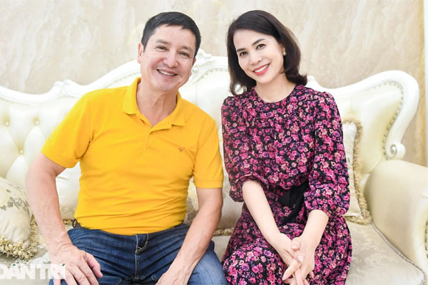 Nhan sắc bạn gái kém 18 tuổi, chỉ yêu không cưới của NSƯT Chí Trung-10