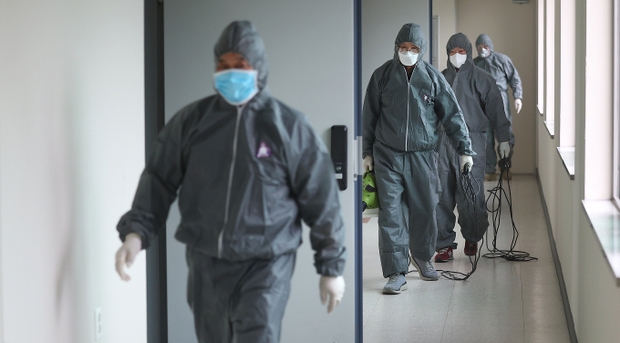 Đại dịch hút máu trở lại tấn công Hàn Quốc sau hơn 50 năm, thành phố Seoul khẩn cấp lùng sục hàng loạt kí túc xá, khách sạn-3