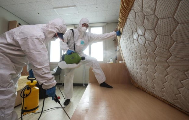 Đại dịch hút máu trở lại tấn công Hàn Quốc sau hơn 50 năm, thành phố Seoul khẩn cấp lùng sục hàng loạt kí túc xá, khách sạn-2