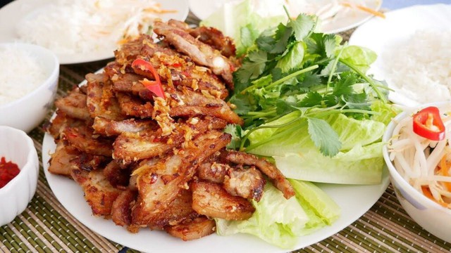 Cách làm thịt ba chỉ chiên theo kiểu mới này sẽ khiến nồi cơm nhà bạn bay trong phút chốc-1