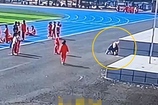 Học sinh lớp 2 đột tử sau khi chạy 50m trong giờ Thể dục, gia đình kiện trường