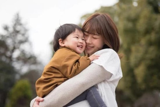 Trong gia đình con cái có triển vọng, hầu hết các bà mẹ đều có những thói quen này
