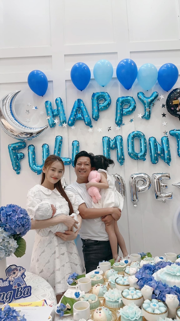 Nhã Phương lộ diện khoe nhan sắc mẹ bỉm trong tiệc đầy tháng con trai, hé lộ 1 thông tin đặc biệt của nhóc tỳ-1