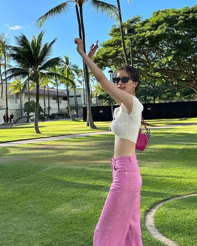 Bạn gái tin đồn của Choi Woo Shik nhận mưa lời khen vì xinh đẹp, lại thêm style sành điệu hết nấc-5