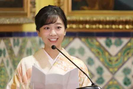 Công chúa xinh đẹp nhất Nhật Bản một mình xuất hiện trong chuyến công du nước ngoài, được khen hết lời bởi chi tiết cực tinh tế-4