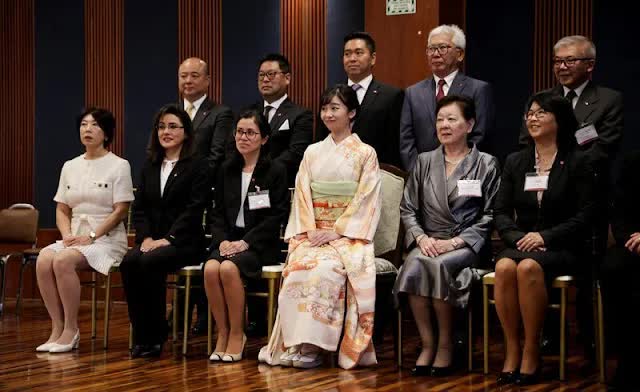 Công chúa xinh đẹp nhất Nhật Bản một mình xuất hiện trong chuyến công du nước ngoài, được khen hết lời bởi chi tiết cực tinh tế-7