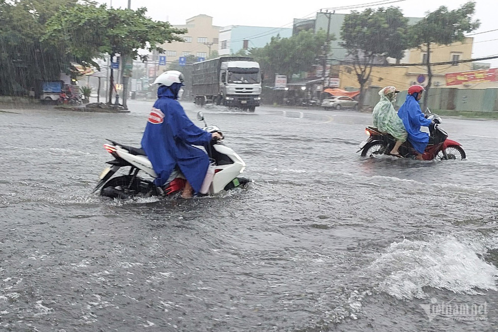 Không khí lạnh tràn về, Trung và Nam Trung Bộ mưa lớn nhất đợt này-1