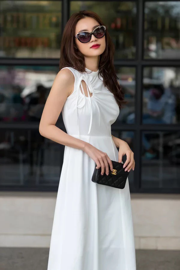 Nữ đại gia U35 lẻ bóng” trong biệt thự 2 mặt tiền đắc địa, thích tự thưởng” bản thân xe tiền tỷ, nhẫn kim cương-11