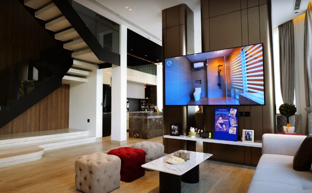 Nữ đại gia U35 lẻ bóng” trong biệt thự 2 mặt tiền đắc địa, thích tự thưởng” bản thân xe tiền tỷ, nhẫn kim cương-9