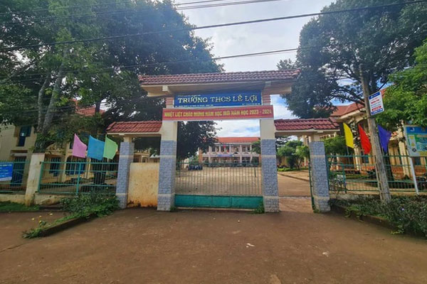 Quên tháo chun buộc tóc cho học sinh, cô giáo bị phụ huynh tố trên MXH và phải nghỉ việc?-4