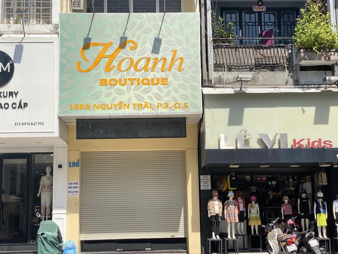 Phố thời trang sầm uất nhất TP HCM vắng tanh, chi chít các bảng cho thuê mặt bằng-1