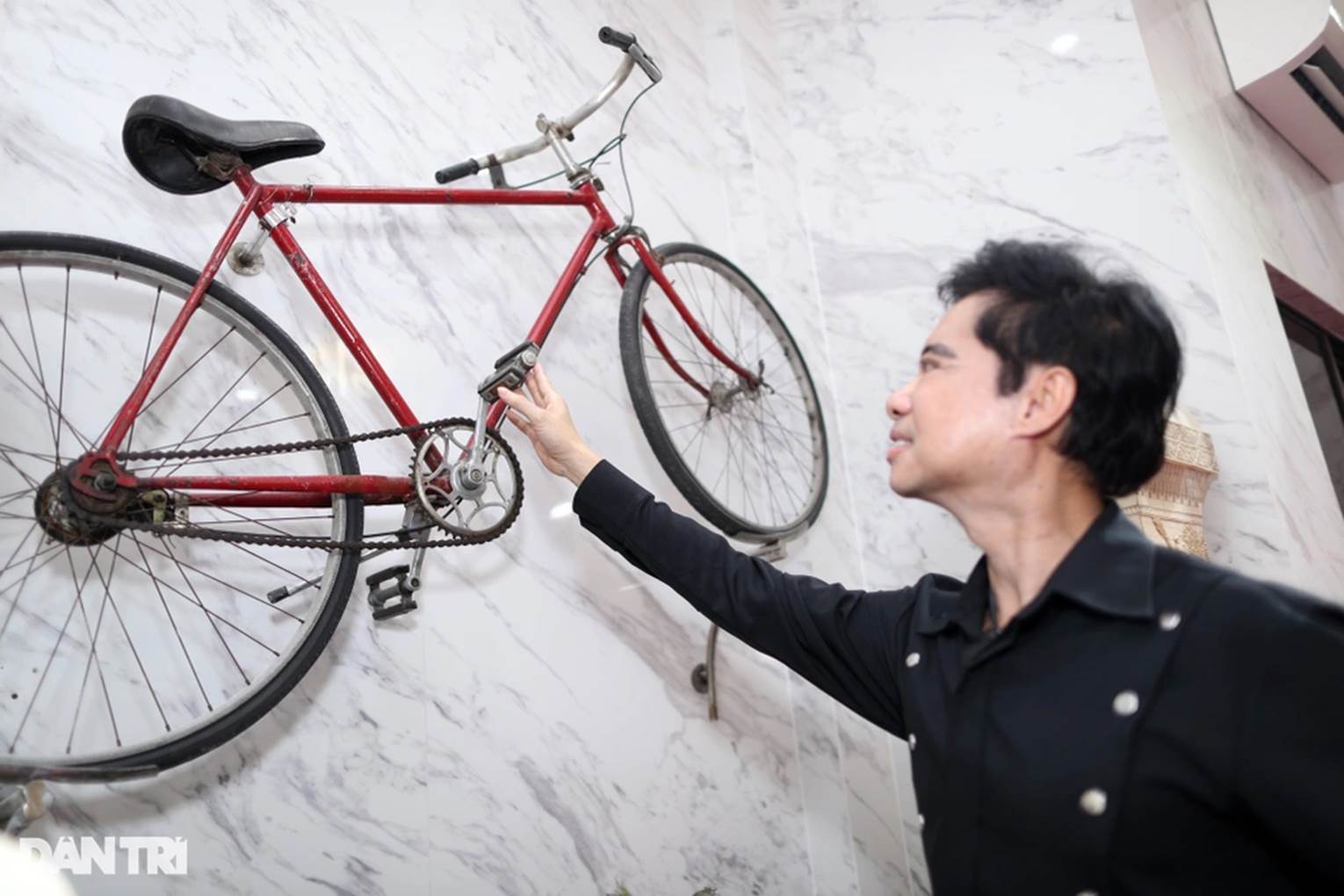 Ngọc Sơn hé lộ sở thích ở tuổi 55, sẵn sàng chi trăm triệu đồng sưu tập vợt-2