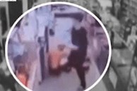Chàng trai hành hung dã man nhân viên cửa hàng tiện lợi vì để tóc ngắn, toàn bộ diễn biến được camera ghi lại gây chấn động Hàn Quốc