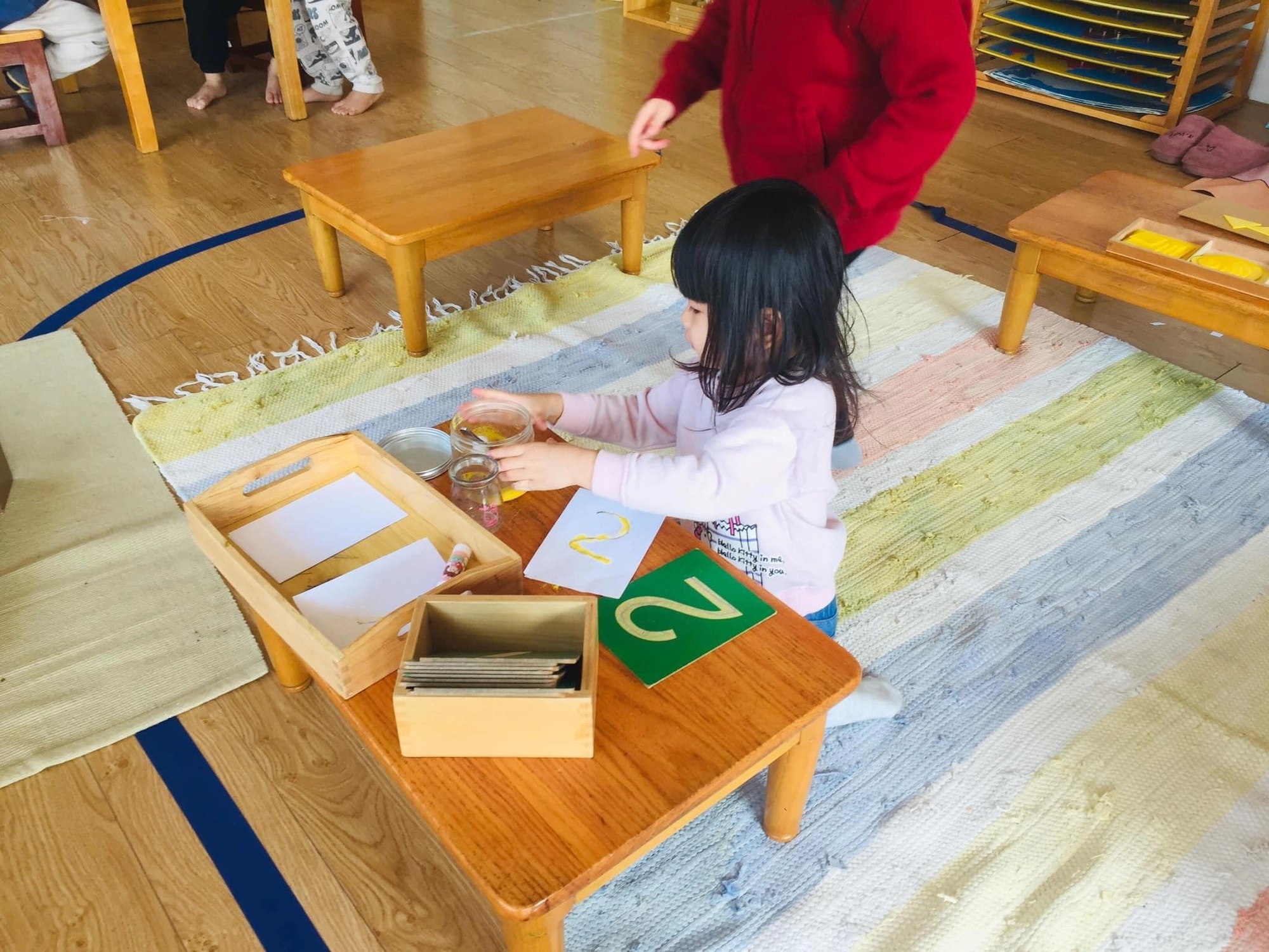 Vì sao từ khi có con nhà mình không xem tivi nữa: Lời tâm sự của người mẹ khiến nhiều phụ huynh giật mình-1