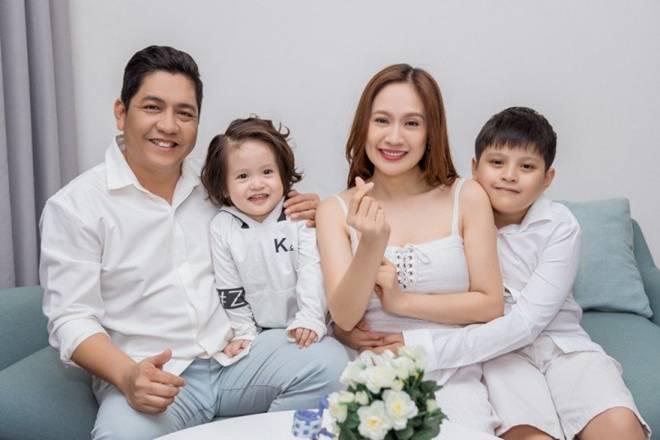 2 lần sinh con của diễn viên Thanh Thúy: Quyết đẻ thường nhưng lại phải sinh mổ, dắt theo cả êkíp chật kín phòng-1
