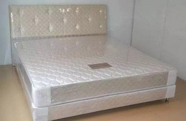 Mua đệm mới về thấy có tấm màng nhựa, nên tháo hay không? Việc đơn giản nhưng vẫn nhiều người không biết-2