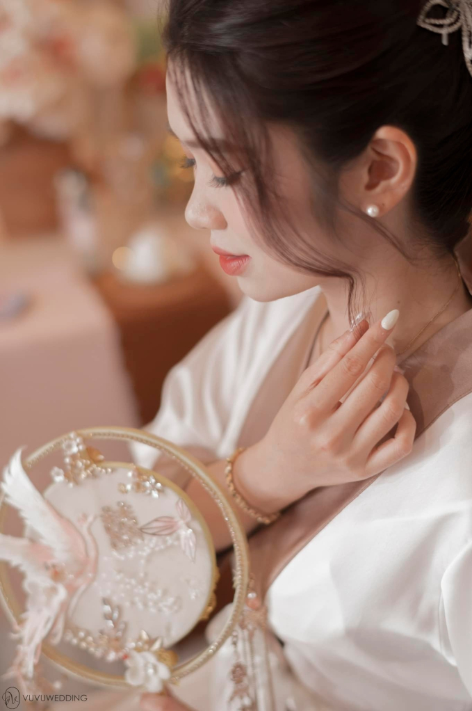 Trung vệ điển trai nhất U23 Việt Nam khoe giấy đăng ký kết hôn với vợ làm ngân hàng-7