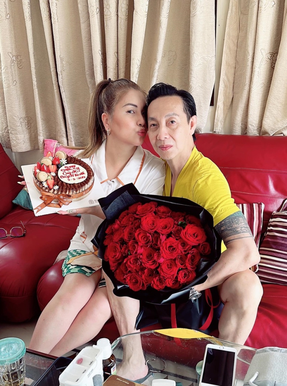 Nữ ca sĩ kết hôn 23 năm không con cái vẫn hạnh phúc bên chồng đại gia, U50 được ông xã yêu chiều-3