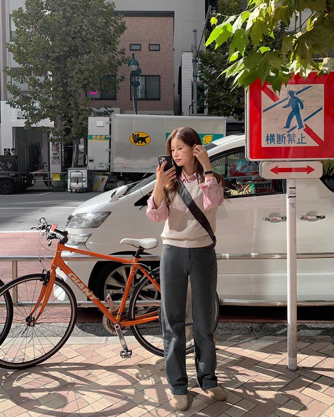 9 cách diện áo sơ mi ưng mắt trong mùa lạnh-5