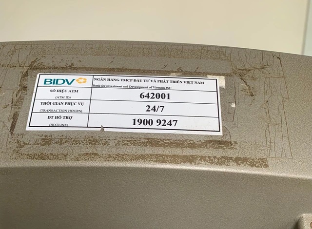 Rút tiền tại ATM nhưng máy nuốt tiền không nhả, hãy bình tĩnh làm theo cách này!!!-2