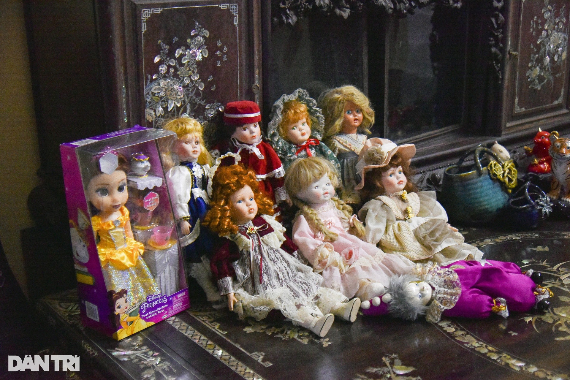 Nhà phố 26 năm của nghệ sĩ Xuân Hương: Nhiều đồ cổ, thích sưu tập búp bê-8