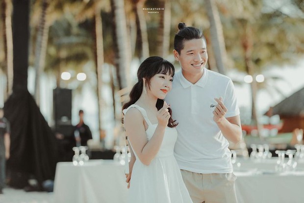 Cựu thủ môn U23 Việt Nam sắp lên xe hoa cùng cô giáo tiểu học và chuyện dẫn bạn về nhà mất cả em gái-13