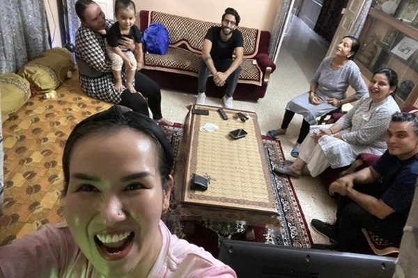 Nữ ca sĩ Việt xinh đẹp dự định đi tu vì tình duyên trắc trở, thay đổi 180 độ khi yêu doanh nhân Ấn Độ-8