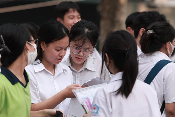 Bộ GD-ĐT đề xuất thi tốt nghiệp THPT 2025 theo phương án 2 môn bắt buộc-3