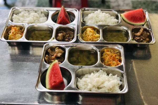 TP.HCM sẽ kiểm tra đột xuất bữa ăn bán trú của học sinh-2