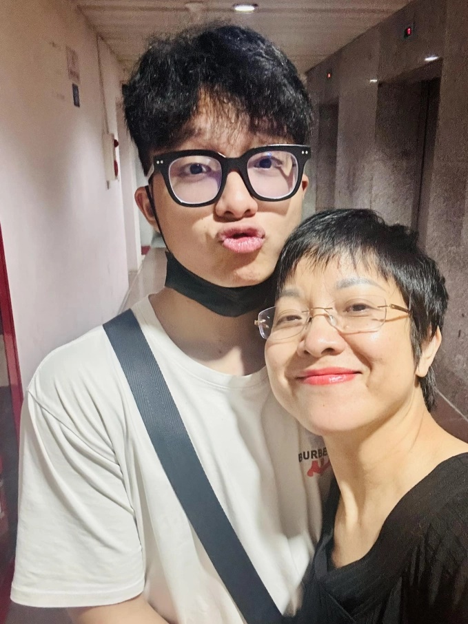 Con trai MC Thảo Vân mới vào đại học đã làm 1 việc khiến mẹ rất nhớ, người hâm mộ thì tấm tắc khen: Mẹ dạy con quá khéo-1