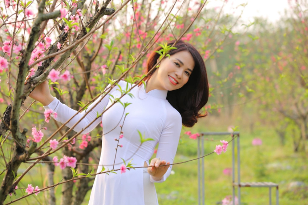 Nhan sắc bạn gái kém 18 tuổi, chỉ yêu không cưới của NSƯT Chí Trung-6