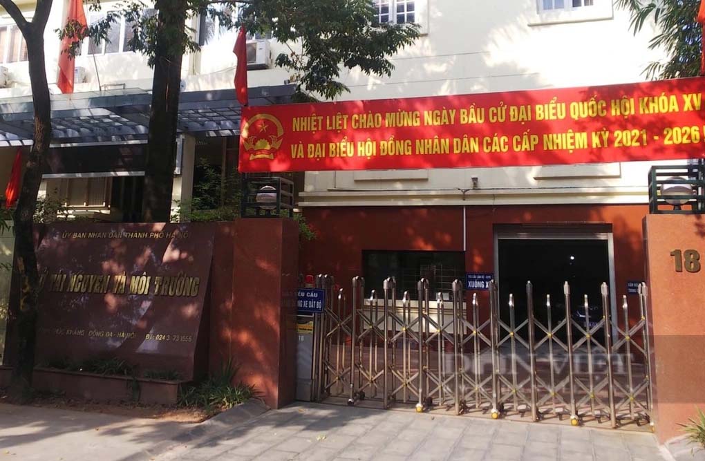 Nhiều người dân Hà Nội bất ngờ được yêu cầu mang sổ đỏ đi tích hợp VNeID-1