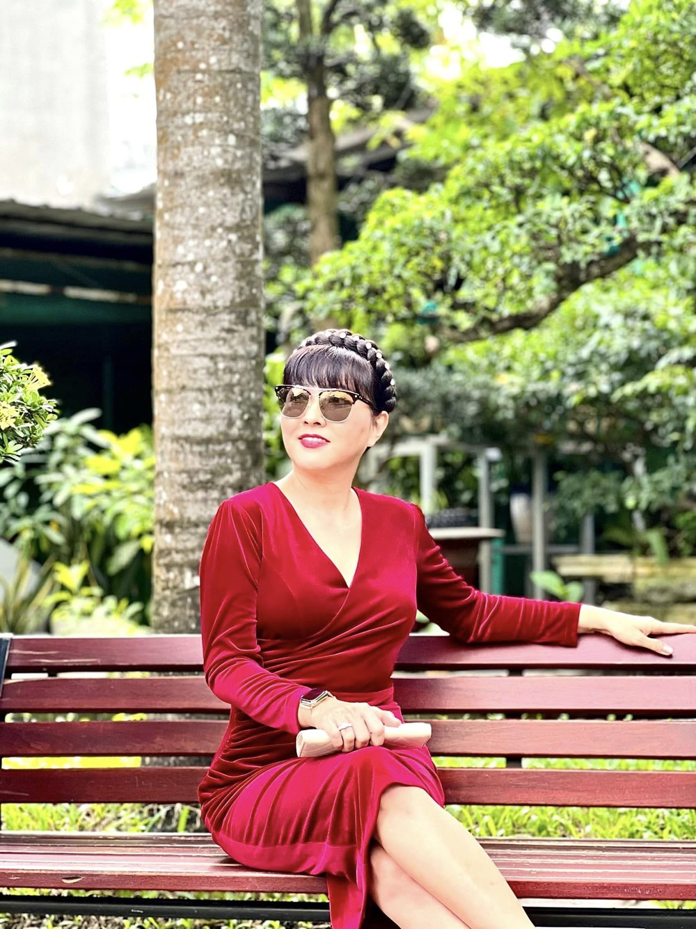 Nữ diễn viên Việt 61 tuổi lẻ bóng, không chồng con, nhưng vẫn trẻ đẹp, sống vui tươi-3