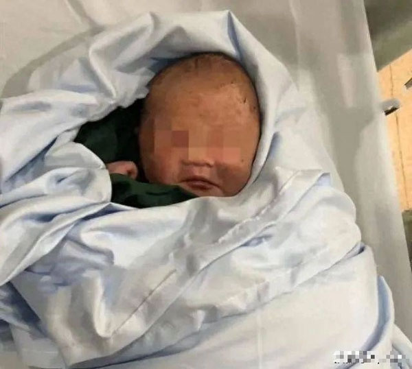 Quên khóa cửa ô tô một đêm, sáng ra chủ xe kinh hãi với cảnh tượng trước mắt-3