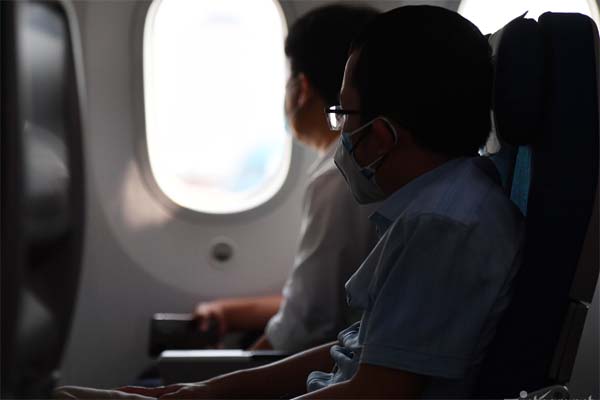 Chủ tịch HĐND Thành phố Nguyễn Ngọc Tuấn chung vui Ngày hội Đại đoàn kết cùng nhân dân Liên khu dân cư phường Phương Liên-7