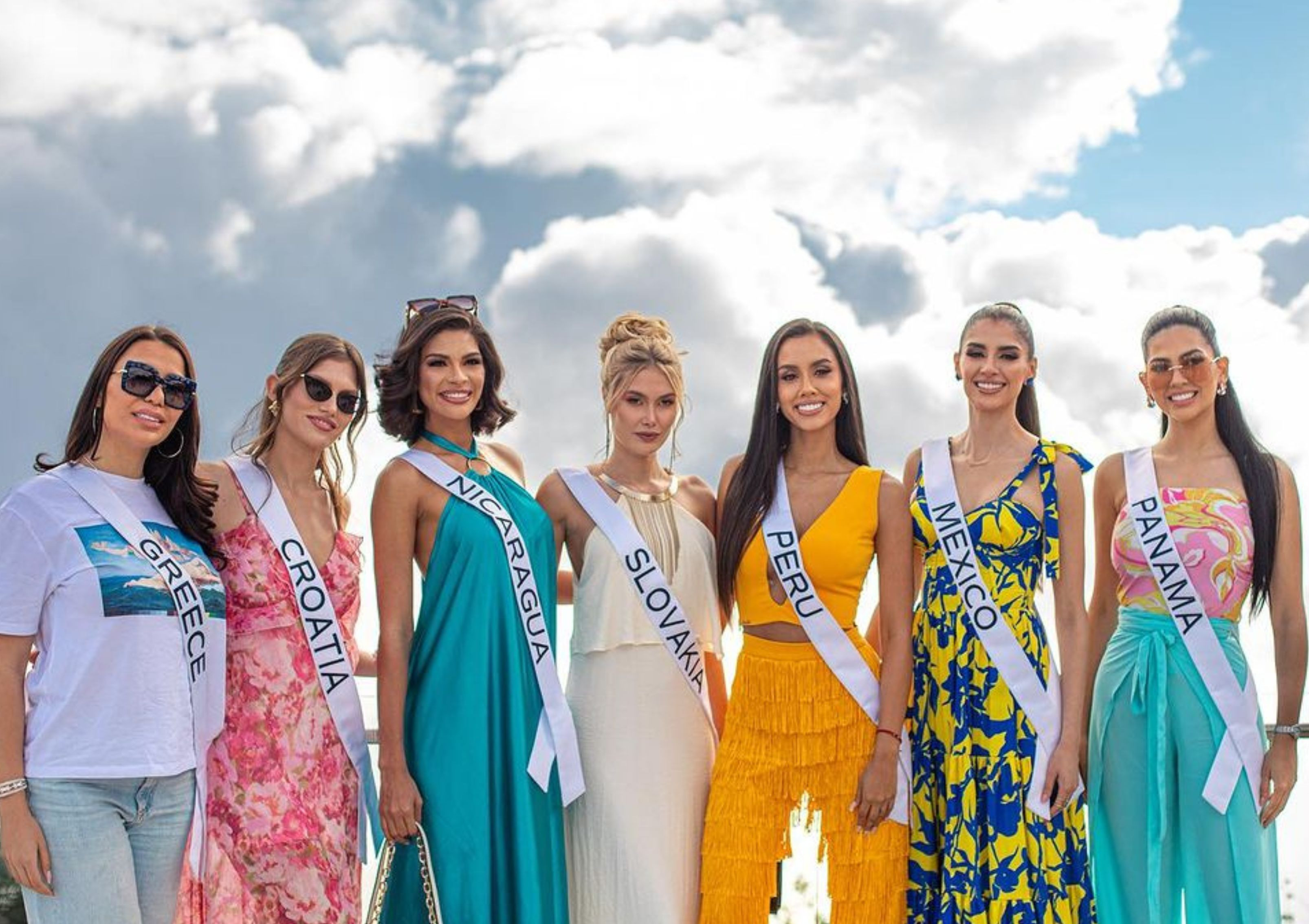 Bùi Quỳnh Hoa sexy diện bikini lái mô tô nước đẹp mắt ở Miss Universe 2023-9