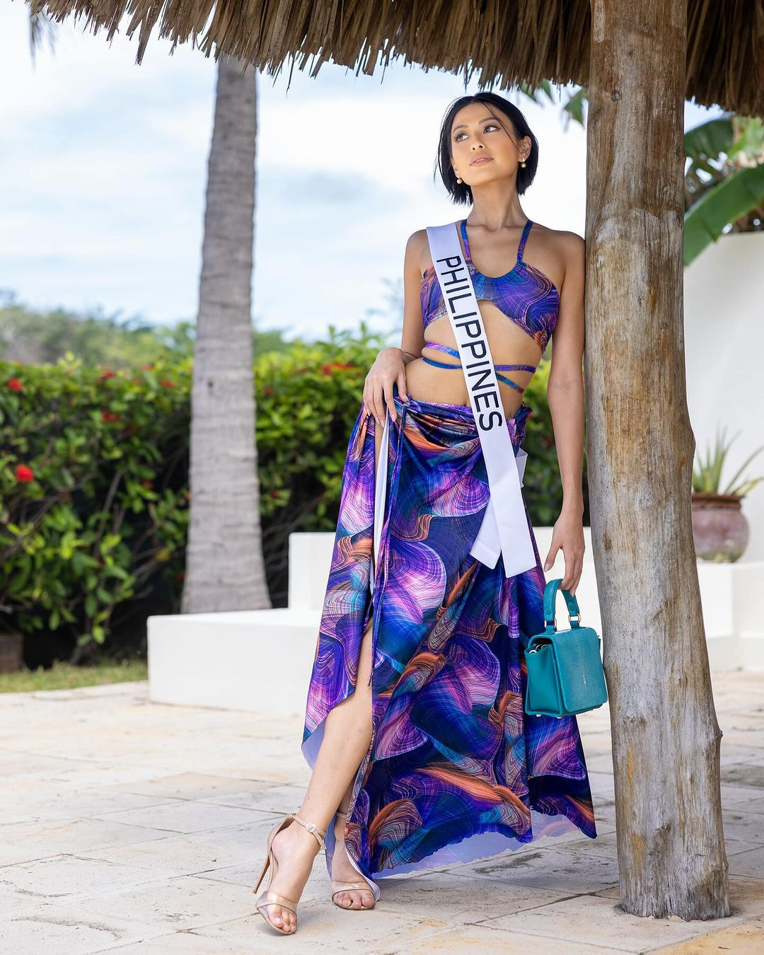Bùi Quỳnh Hoa sexy diện bikini lái mô tô nước đẹp mắt ở Miss Universe 2023-11