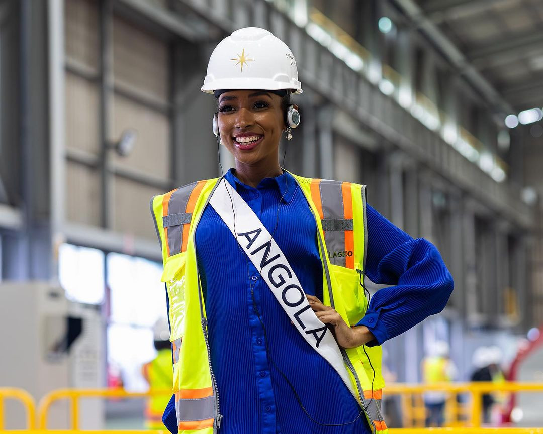 Bùi Quỳnh Hoa sexy diện bikini lái mô tô nước đẹp mắt ở Miss Universe 2023-20