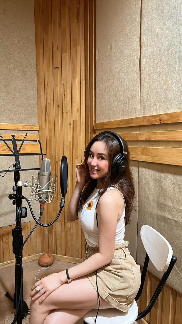 Xôn xao nhan sắc Vy Oanh qua camera thường, so với ảnh tự chụp khác biệt hẳn?-4