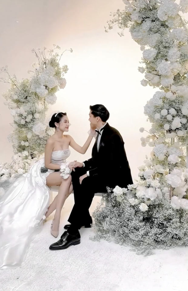 Doãn Hải My diện váy ôm bó sát, khoe chân dài gợi cảm, vòng 2 thế nào trong ảnh cưới với Đoàn Văn Hậu?-4