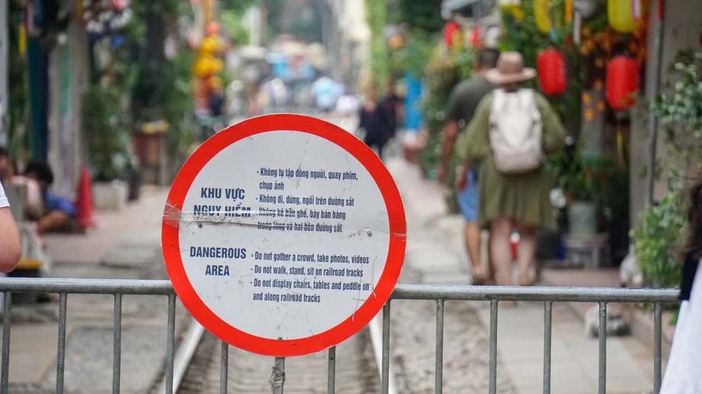 Đường sắt Hà Nội đề nghị giải tỏa phố cà phê đường tàu-1