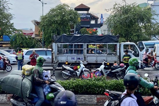 Clip: Tai nạn nghiêm trọng ở quận Bình Thạnh, người đàn ông tử vong